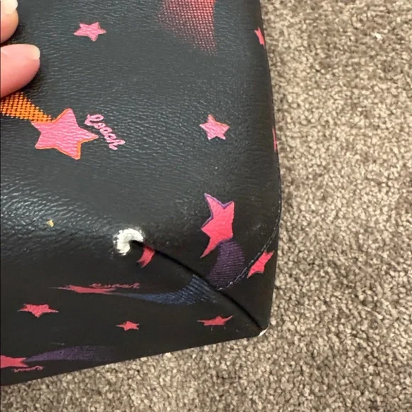 Coach Gallery Tote Bag with Disco Star Print - Picture 11 of 16